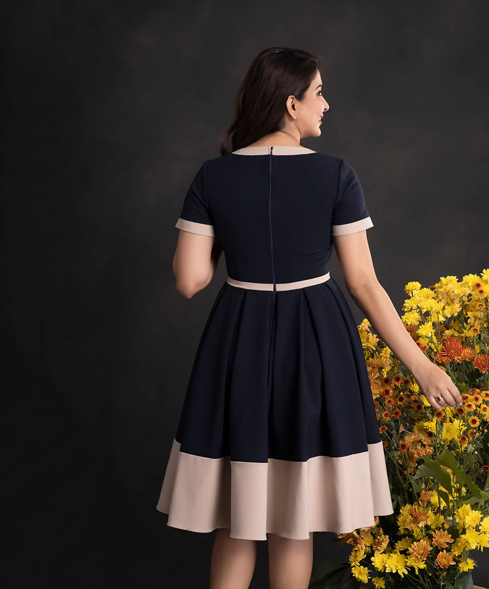 Border Pleated Dress - Image 2