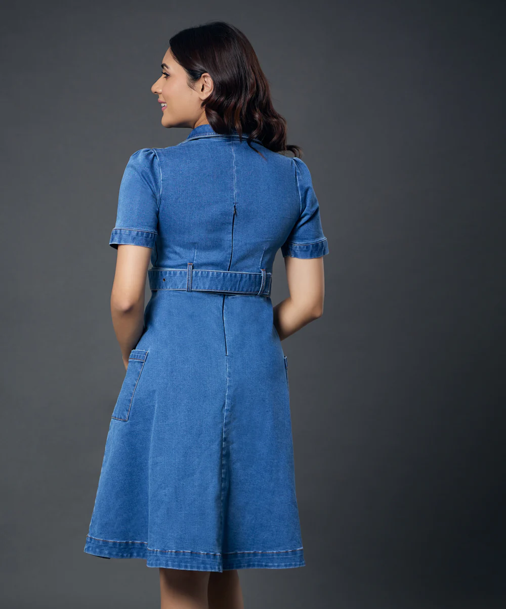 Classic Collared Denim Dress With A Belt - Image 5