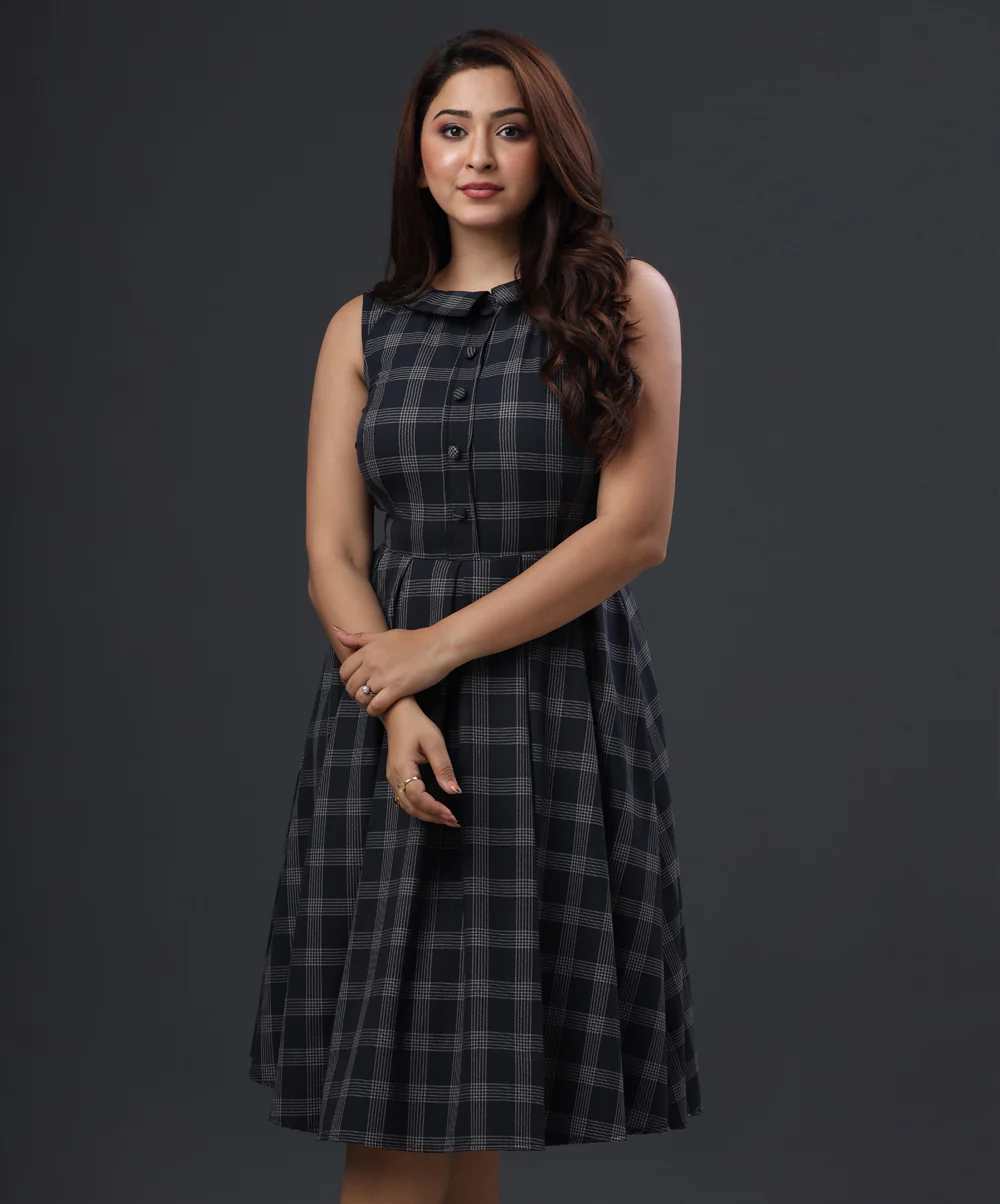 Collared Front Buttoned Check Dress - Image 2