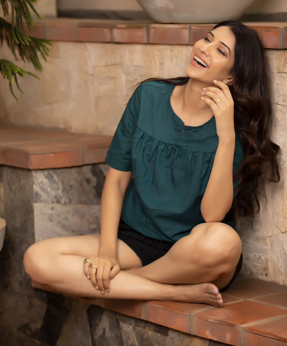 Cut Opening Round Neck Linen Top-Green