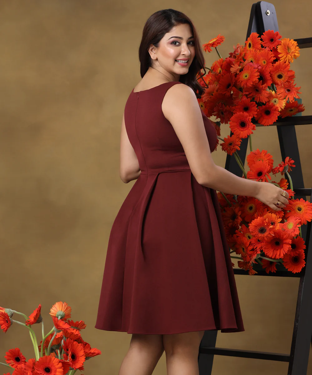 Deep Sweet Heart Neck Dress - Image 3