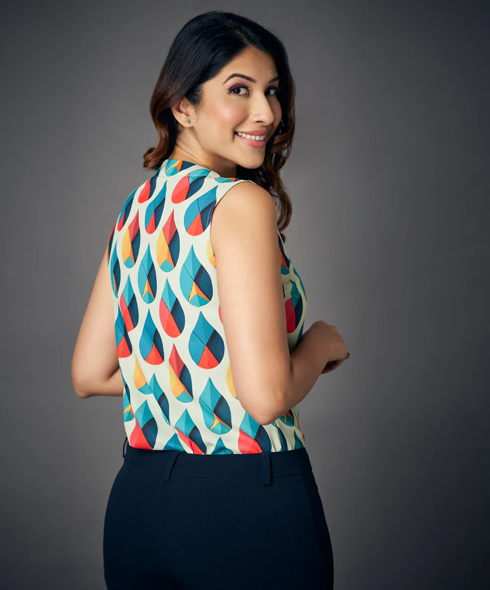 Front Button Sleeveless Printed Blouse - Image 3