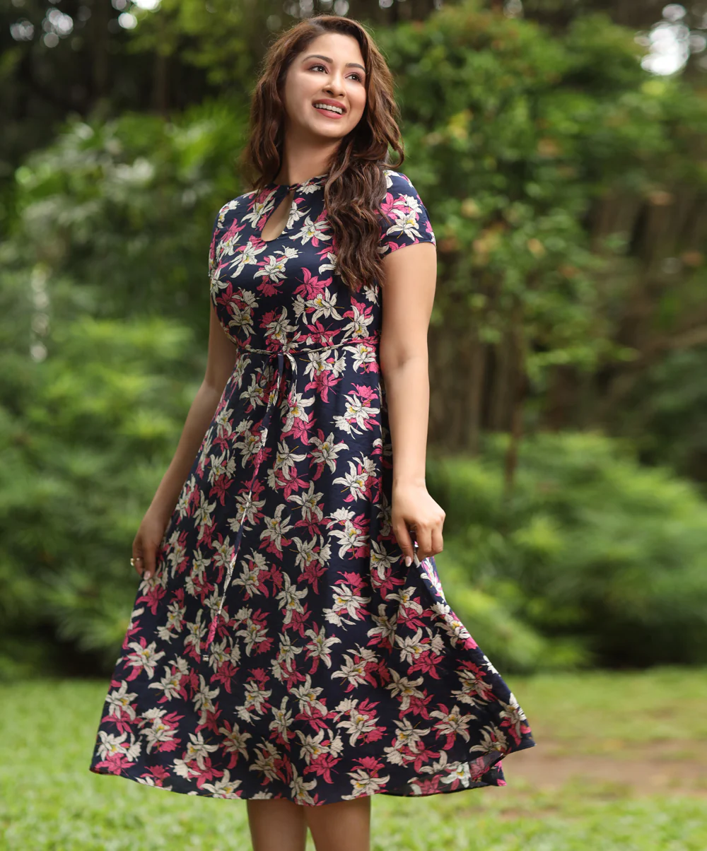 Front Peek-A-Boo Cotton Dress - Image 2