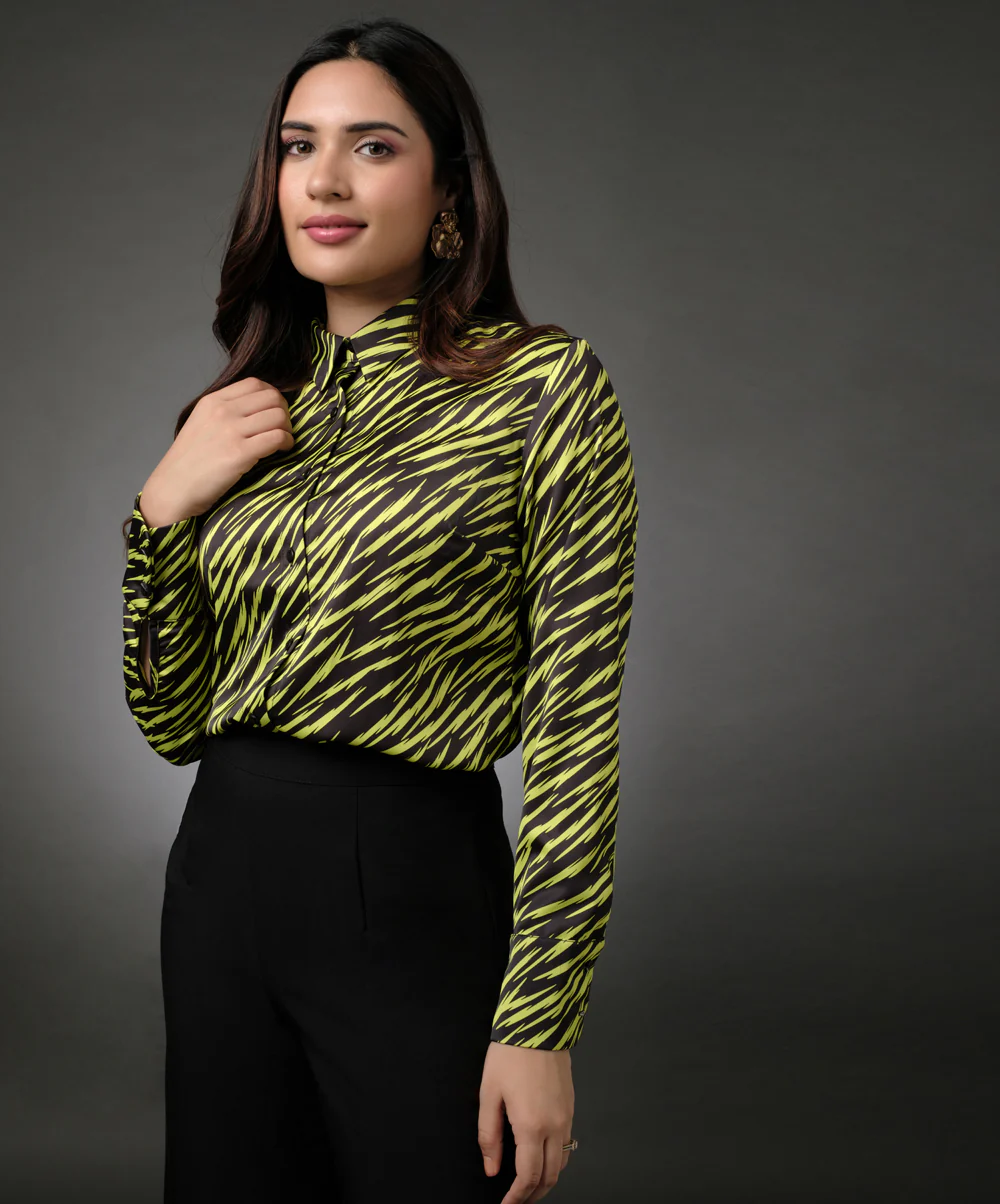 Lapel Long Sleeve Printed Top With A Cuff - Image 4