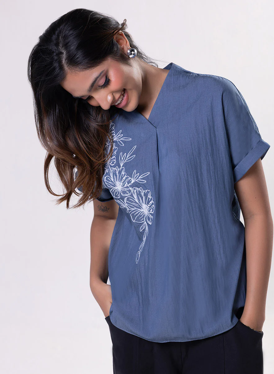Line Aligned Floral Embroidered Top - Image 2