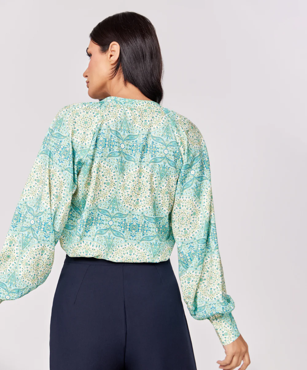 Loop Attached Green Printed Chiffon Top - Image 3