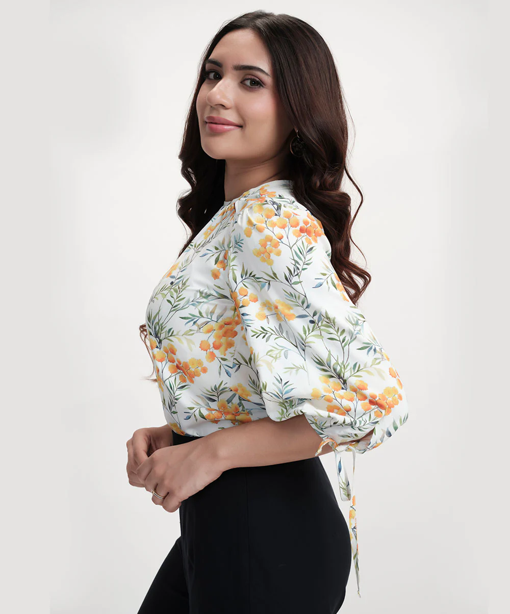 Neck Detailed Half Sleeve Floral Printed Top - Image 4