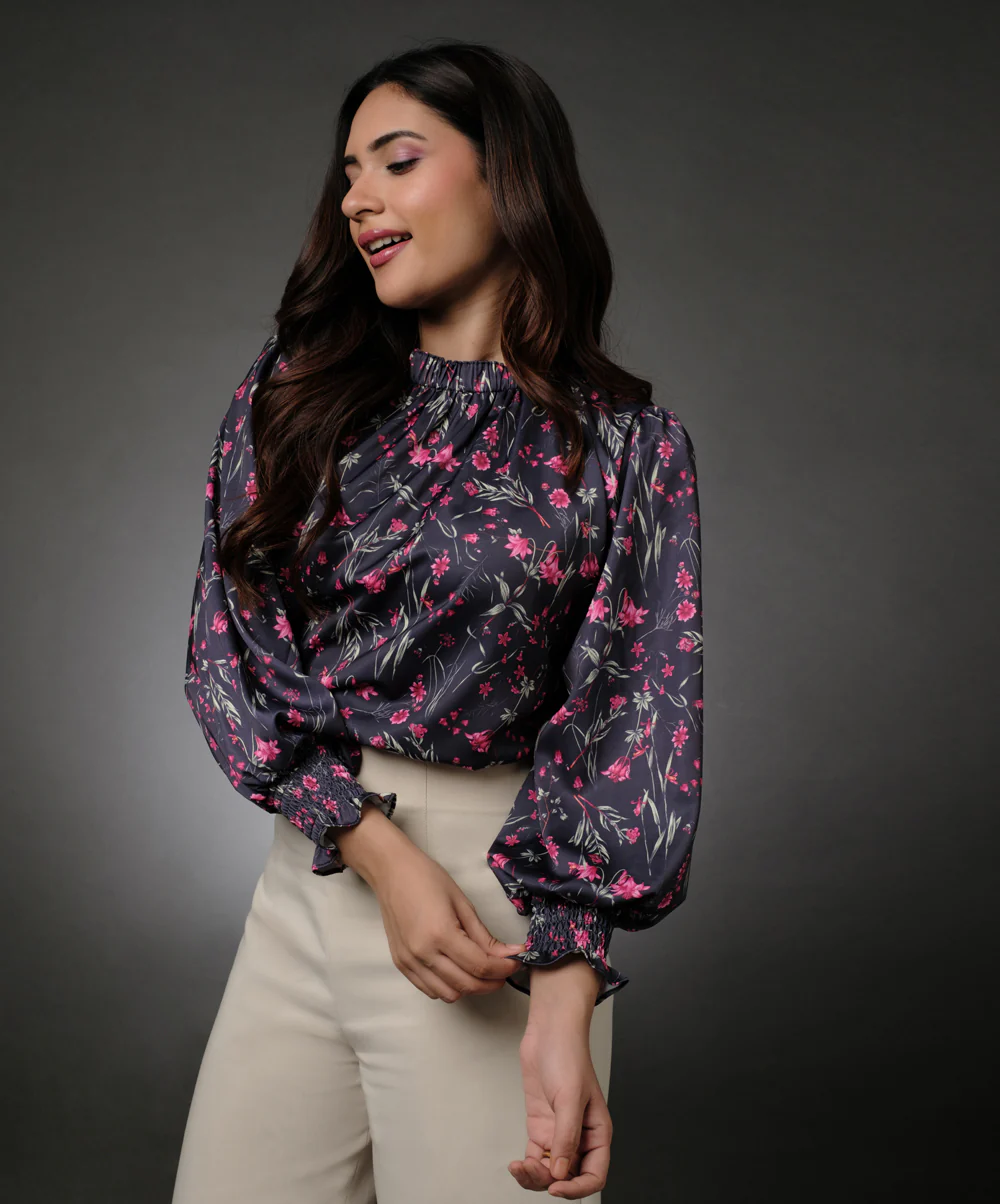 Neck Detailed Long Sleeve Printed Smocked Top - Image 3