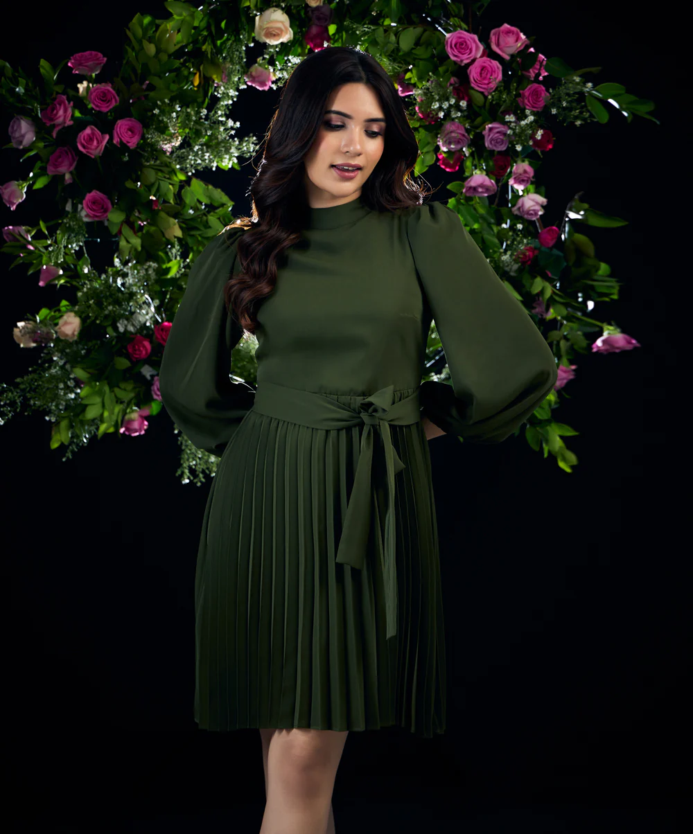 Waist Tie Green Pleated Dress - Image 2
