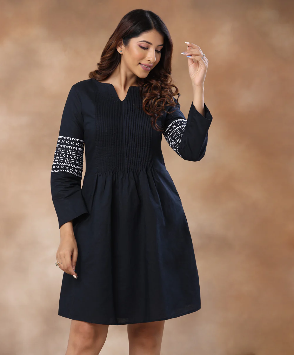 Pintuck Sleeve Embroidered Linen Navy Dress - Image 2