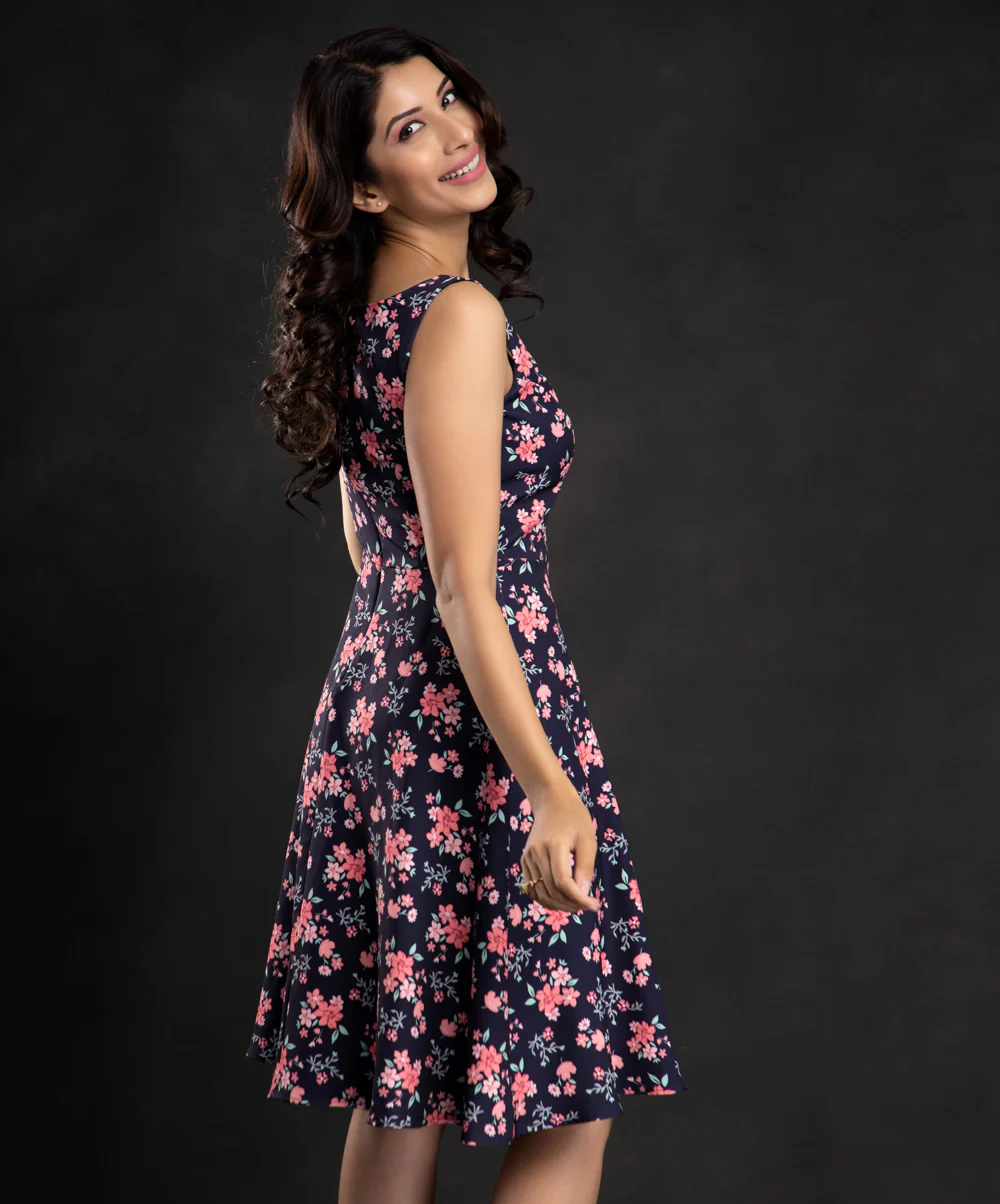 Princess Line Scoop Neck Dress - Image 2