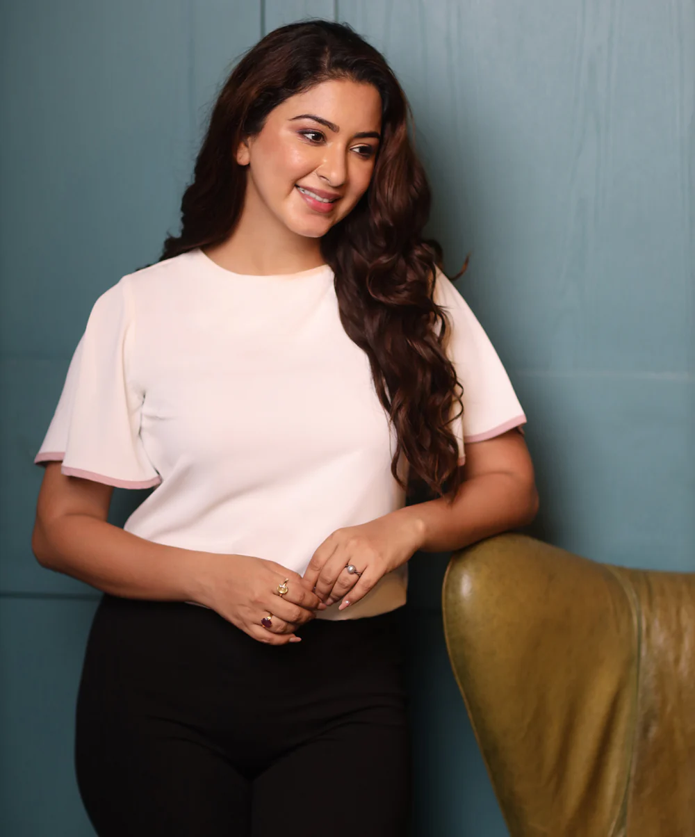 Round Neck Piping Sleeve White Top