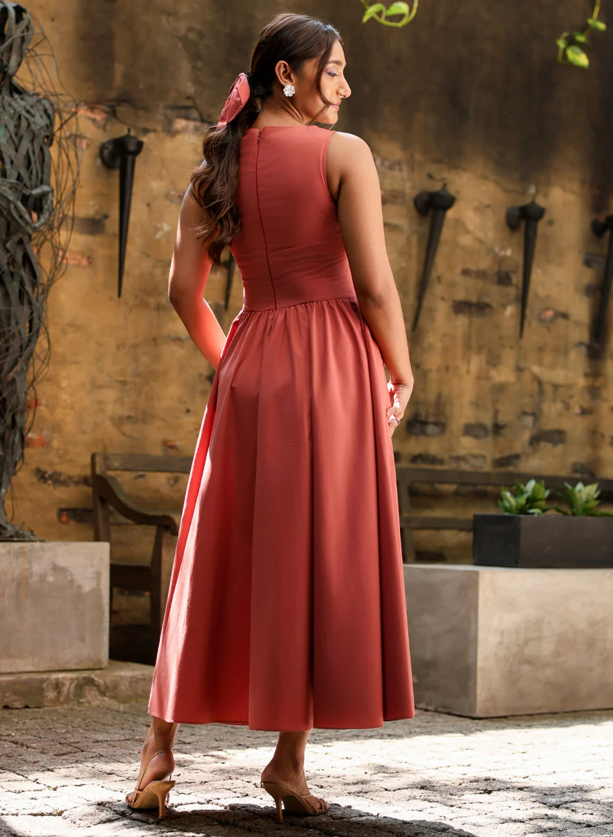 Side Gathered Sleeveless Cotton Dress - Image 12