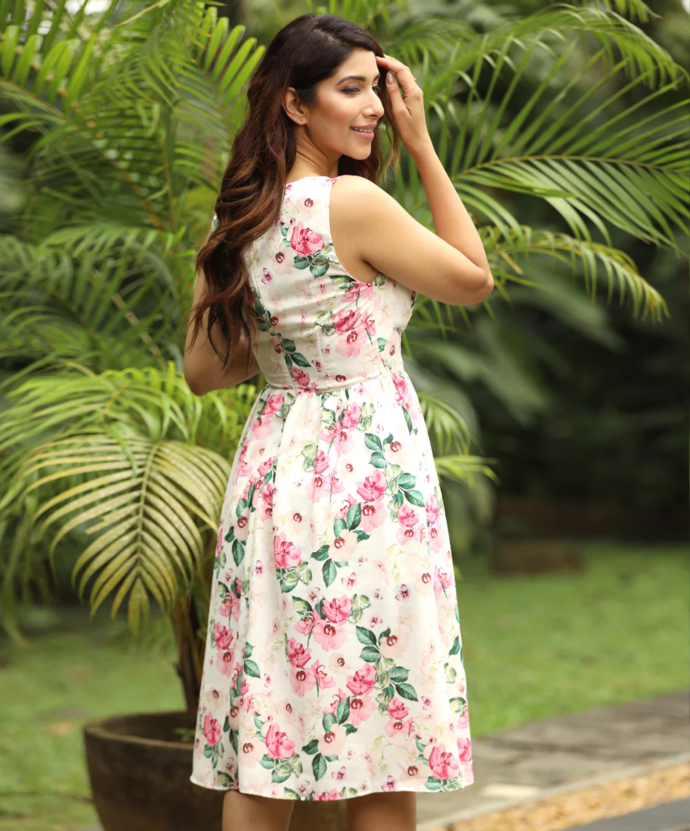 Sleeve And Skirt Gathered Printed Dress - Image 2