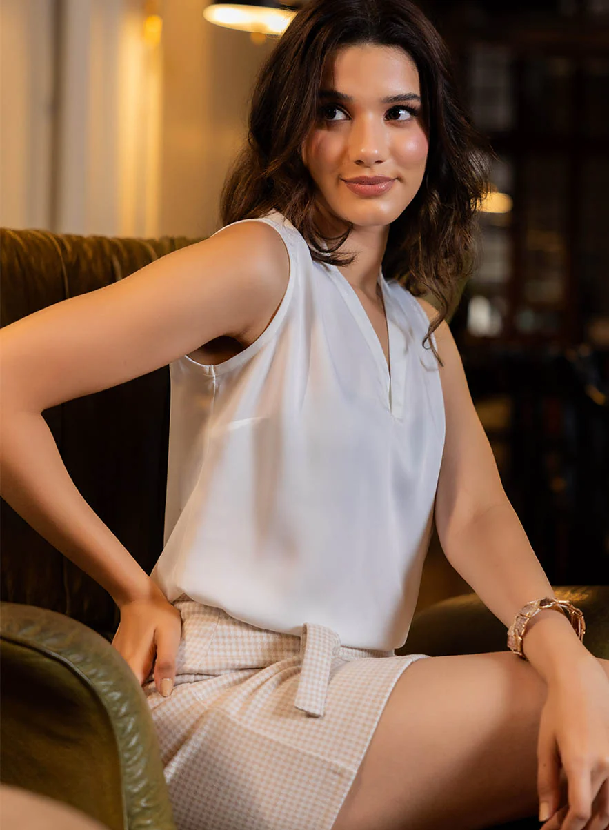 Sleeveless Deep V Neck Short Top - Image 5