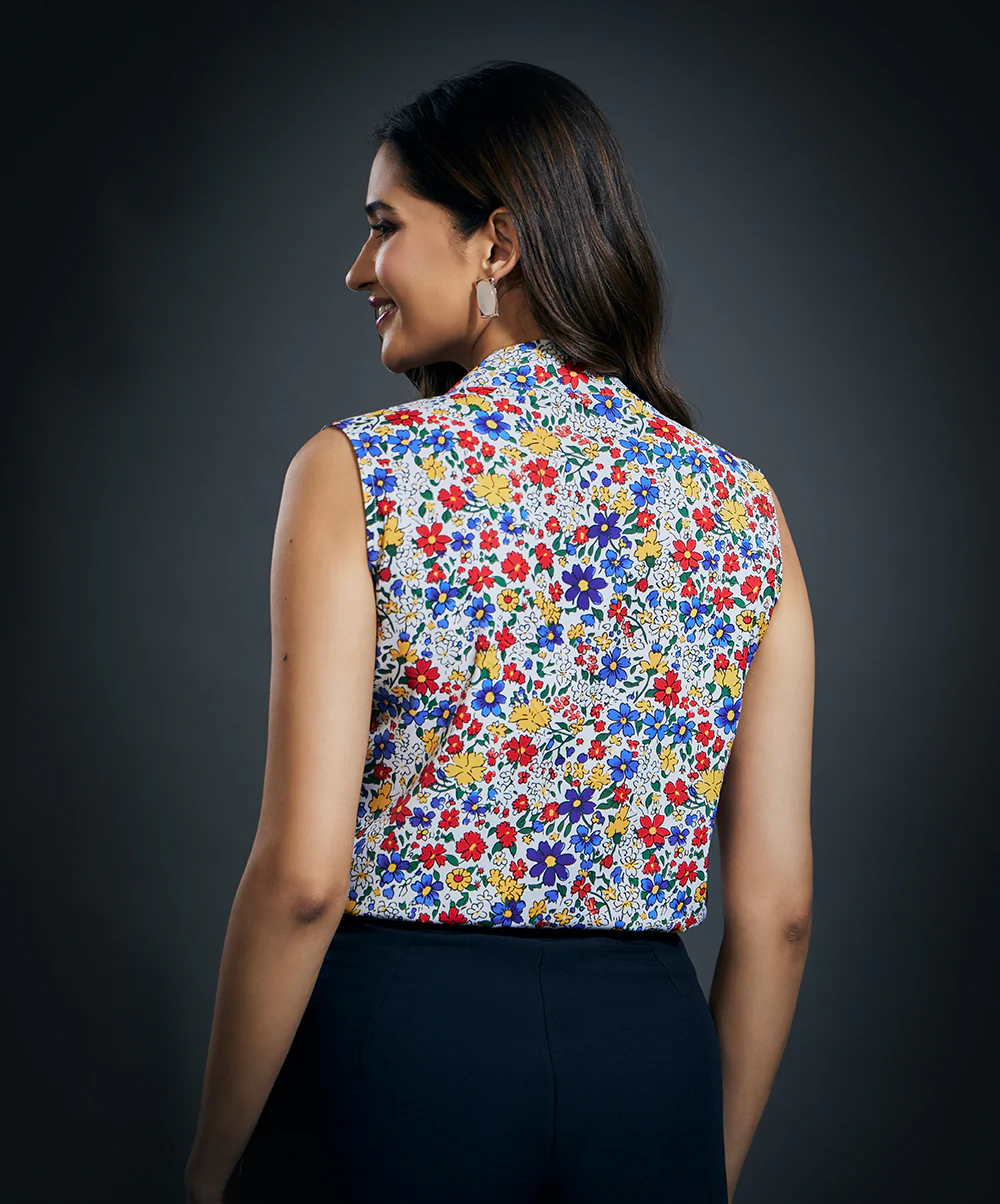 Sleeveless Front Tie Chiffon Top - Image 4