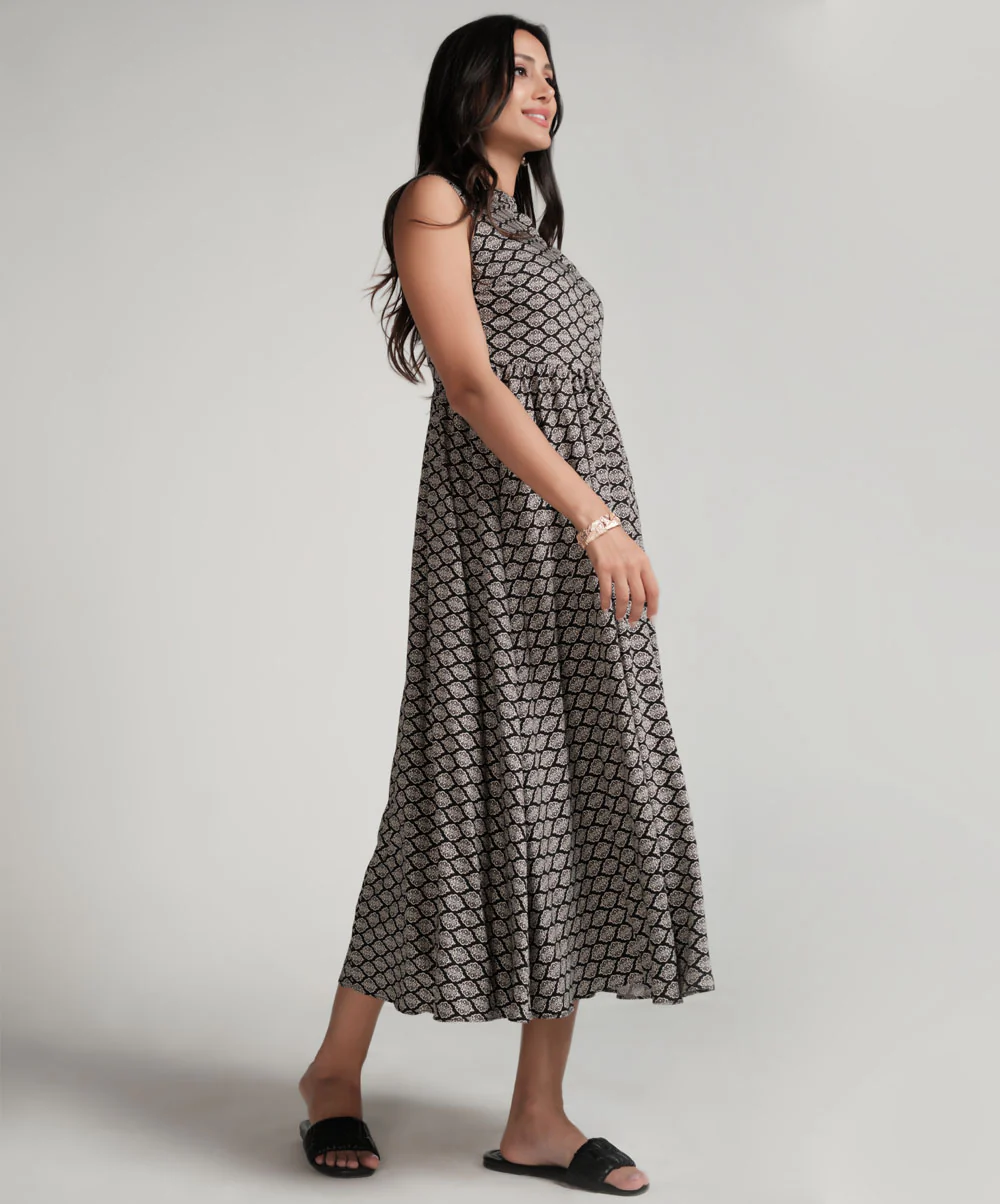 Sleeveless Printed Waist Gathered Black Dress - Image 5