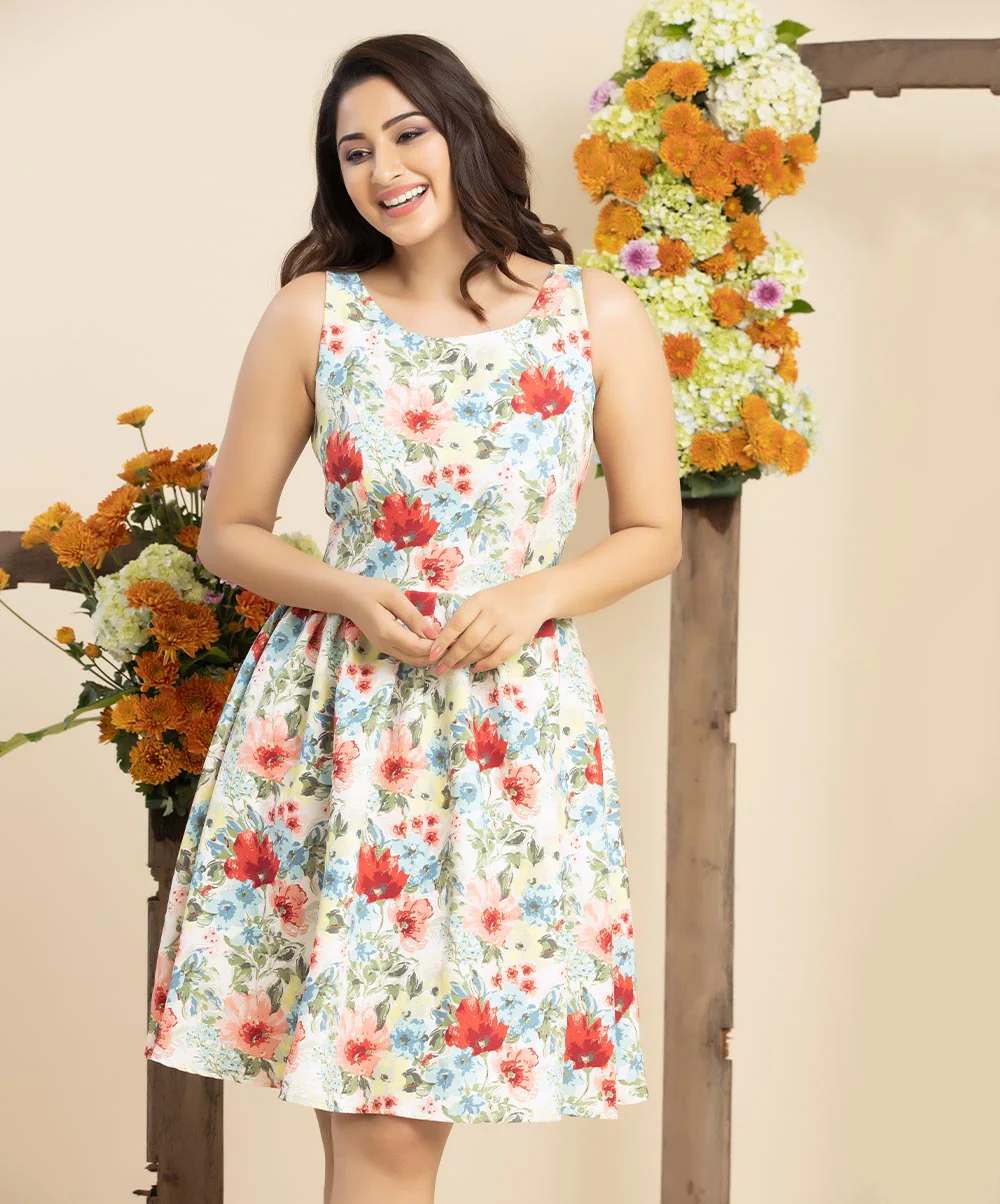 Sleeveless Round Neck Pleated Dress