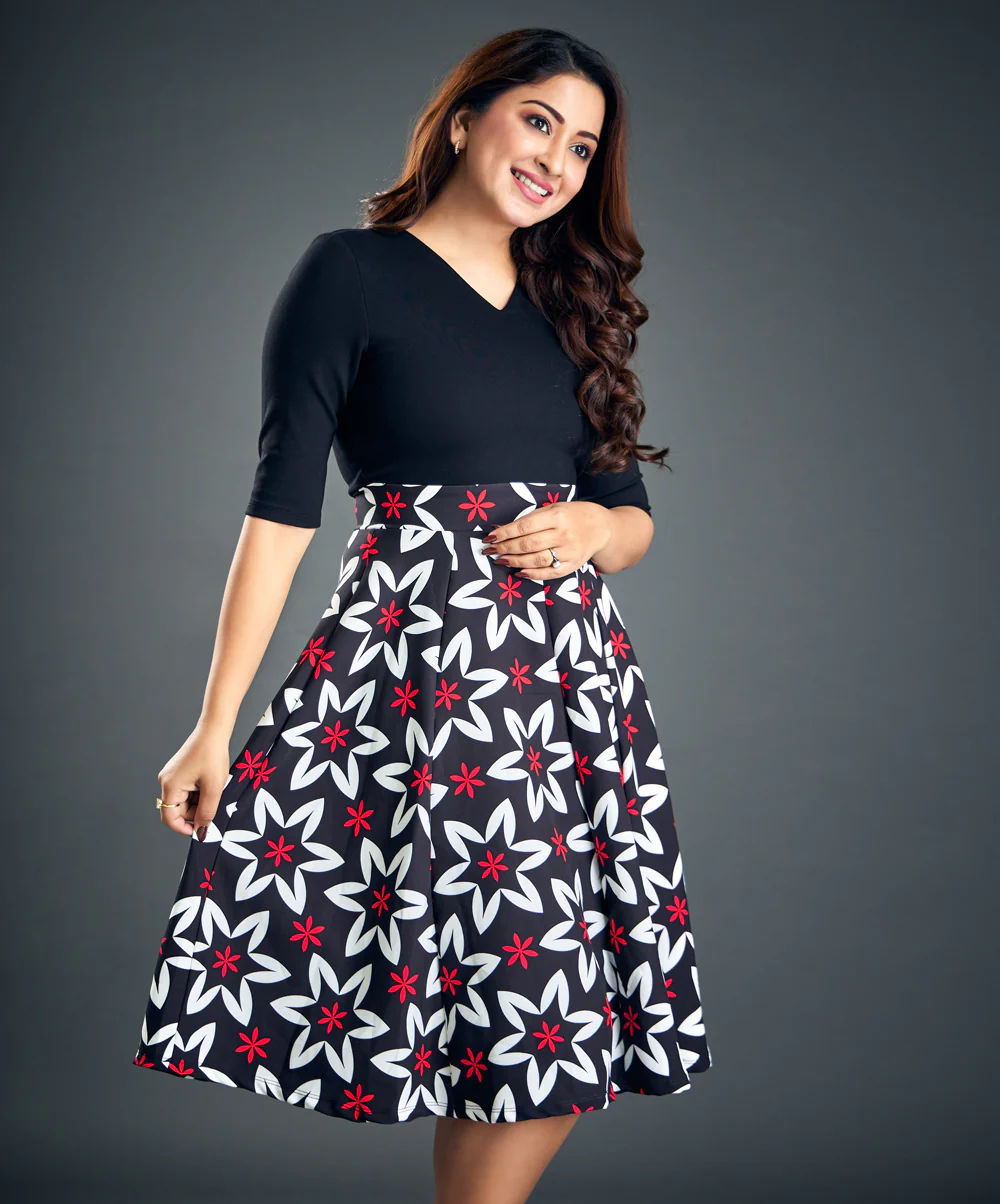Solid And Printed Mixed Aline Dress - Image 3