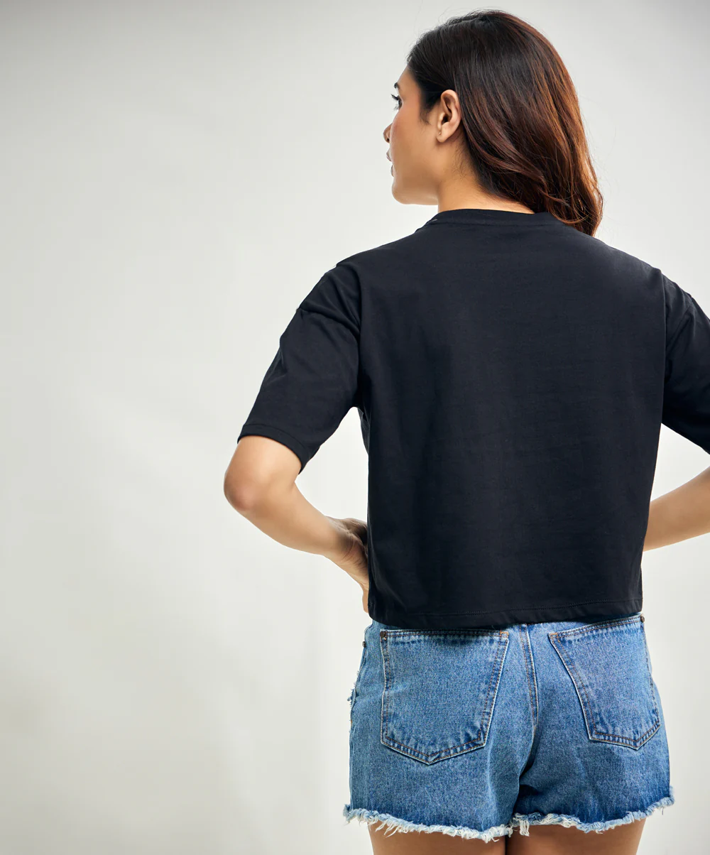Tringle Shaped Contrast Detailed Crew Neck Tshirt - Image 3