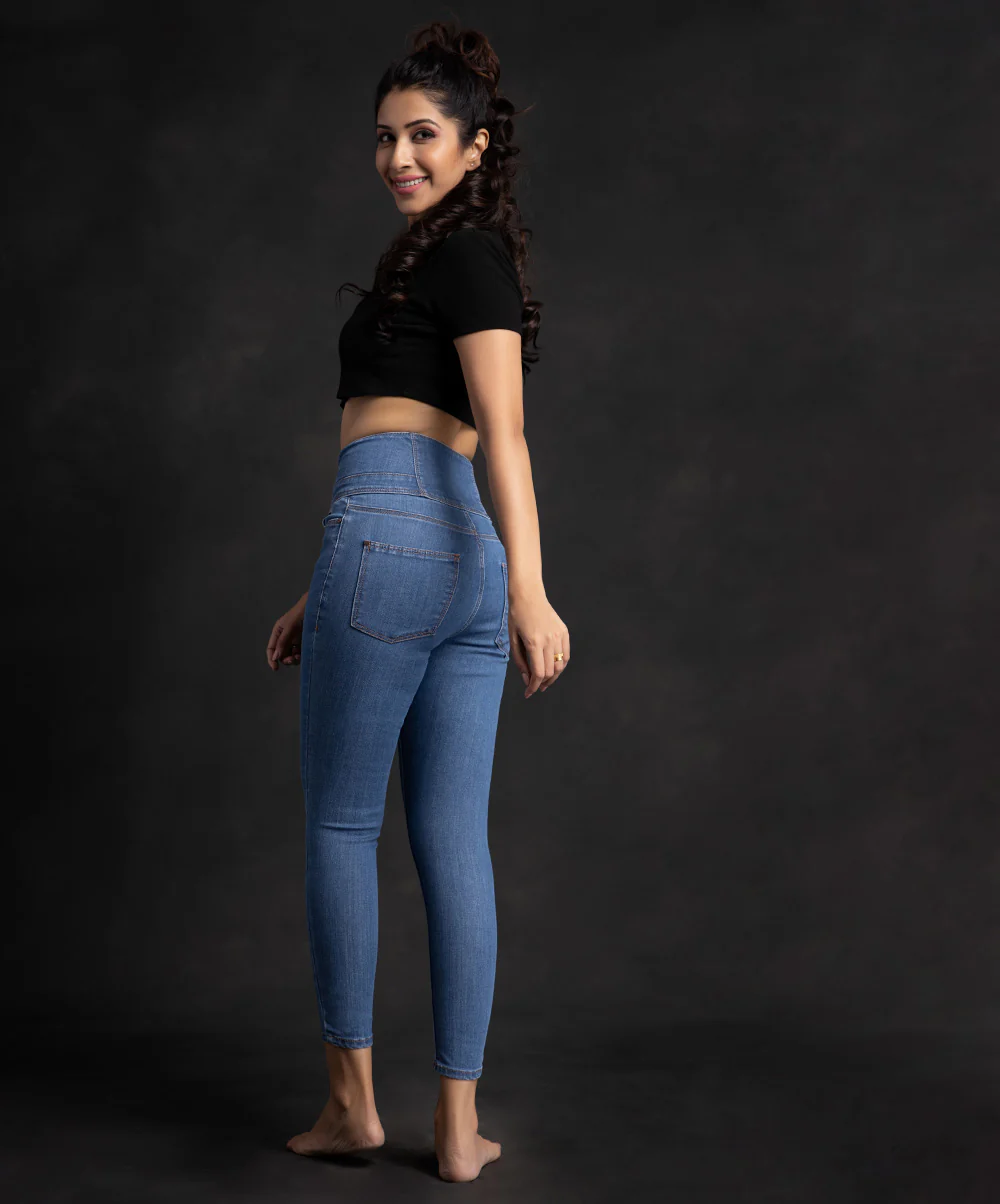 Triple Button High Waist Light Blue Jean - Image 2