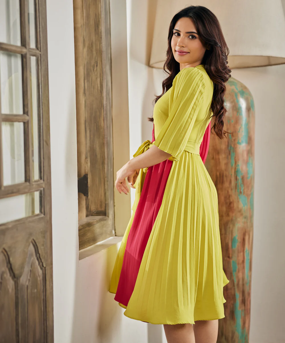 Two Tone Pleated Flared Sleeve Dress - Image 2