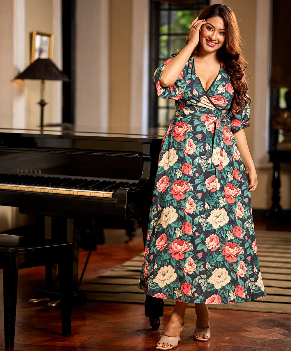 Vneck Half Sleeve Printed Midi Dress - Image 2