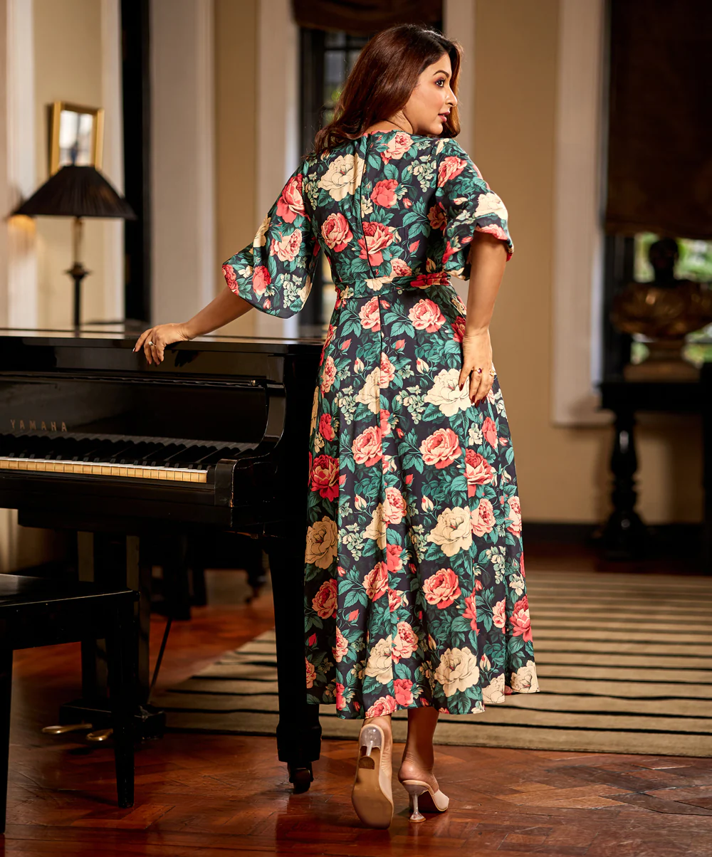Vneck Half Sleeve Printed Midi Dress - Image 3