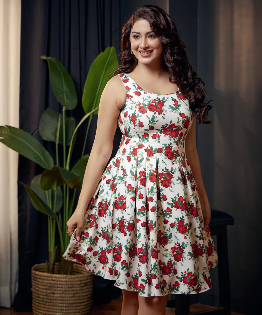 Waistless Scoop Neck Printed White Dress - Image 2