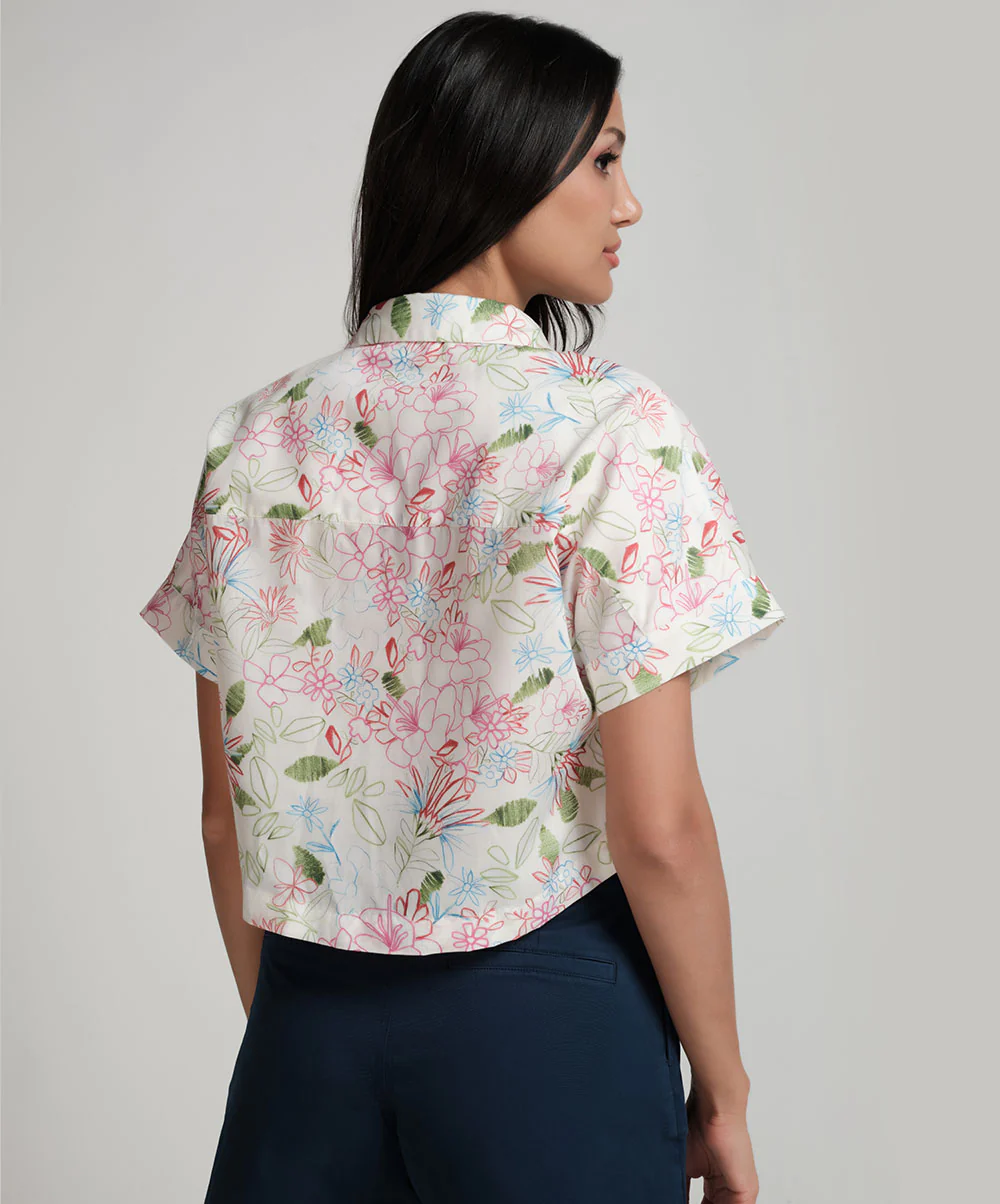 White Crop Shirt With A Patch Pocket - Image 4