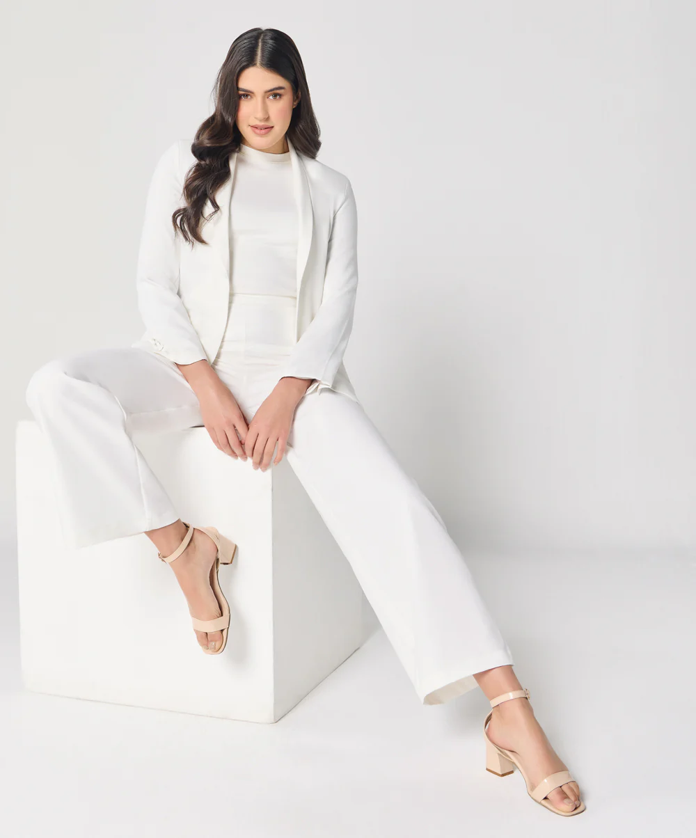 White Oversized Every Day Blazer - Image 3